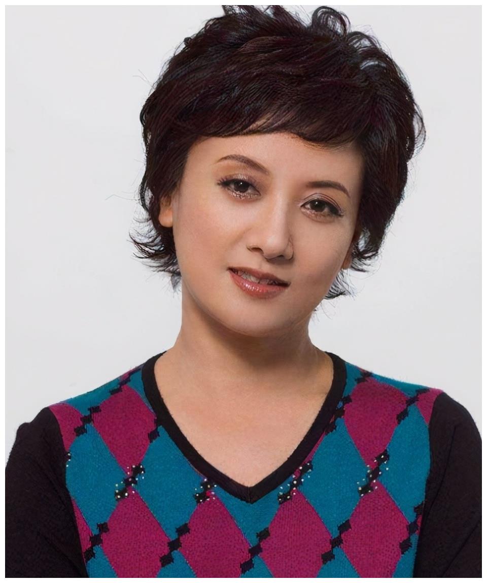 63岁邓婕前夫离婚36年身家上亿再谈邓婕直言她自作自受