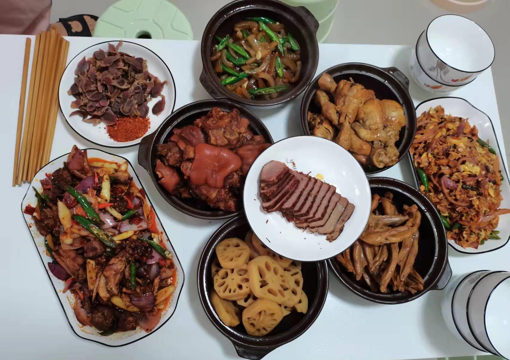 小聚会全肉宴简单美食开启美好生活每一天美味卤猪脚