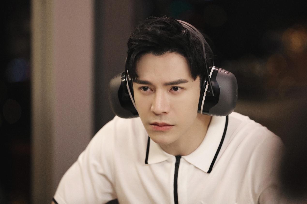 王冠逸空降直播间 大型宠粉现场爱意满满