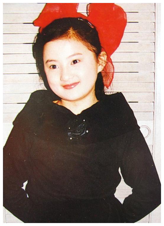 "小婉君"金铭:9岁爆红,让撒贝宁爱而不得,今40岁仍单身