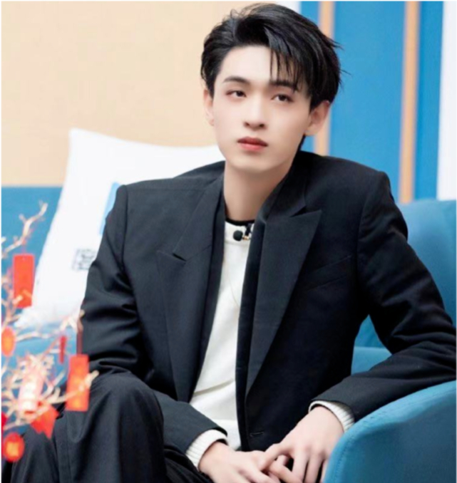 全能德云社团,继郭麒麟后秦霄贤新剧来袭,公子扮相让人眼前一亮_高清