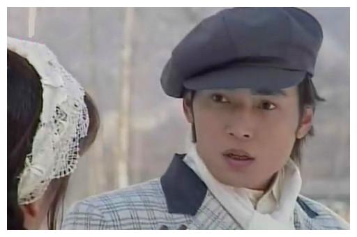 在与蒋勤勤,朱茵合作的《苍天有泪》里,焦恩俊是嚣张跋扈的败家子展