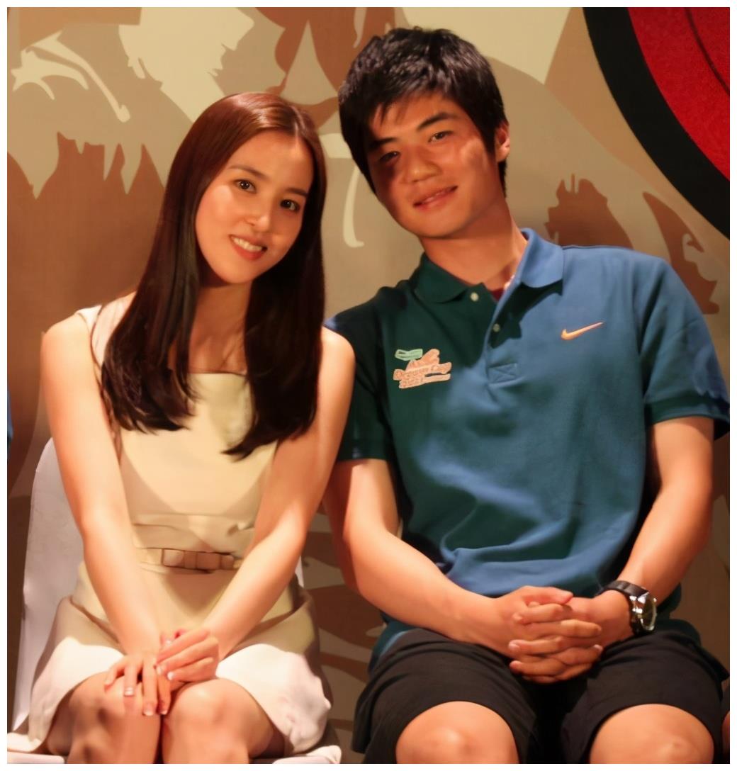 与男友相恋8年分手,韩惠珍恋小7岁国足,40岁被丈夫