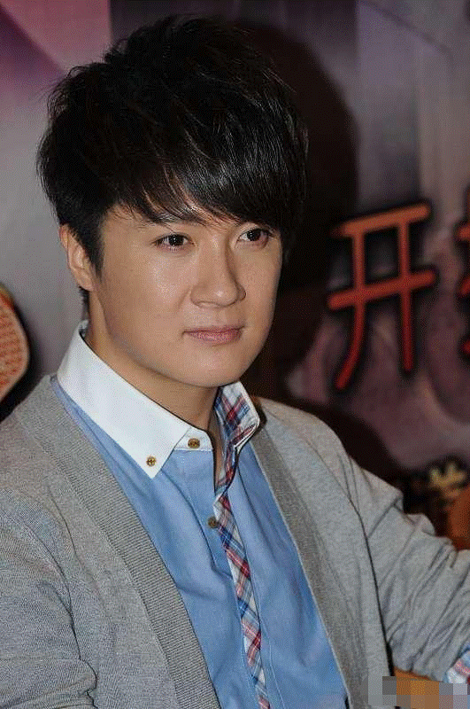 他为父还债进入娱乐圈,曾因姚笛妈妈嫌穷而被抛弃,如今身家上亿|迟帅