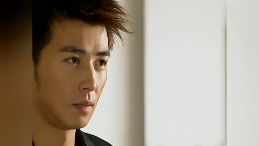 还记得十八岁的天空里的石延枫吗 这么多年过去,他还是依旧帅气