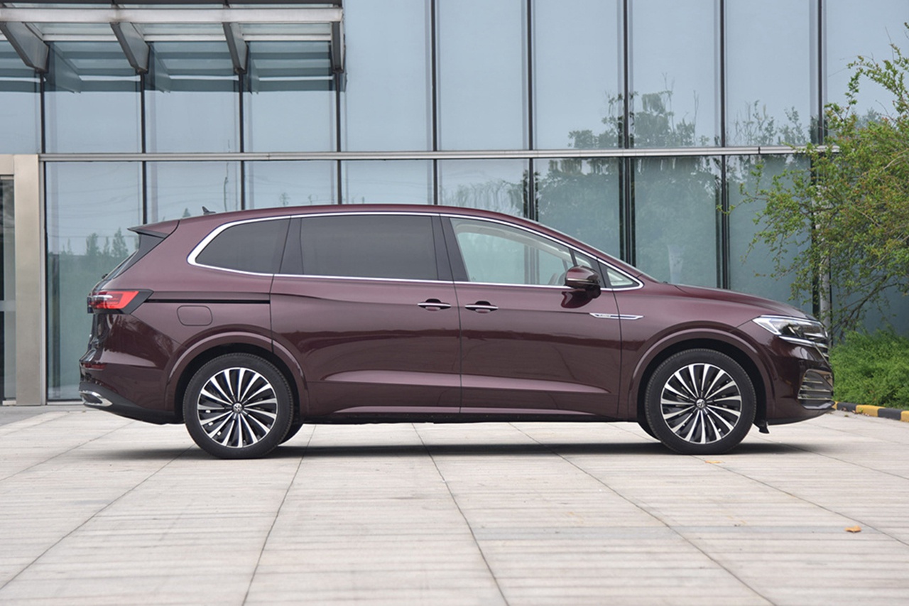 上汽大众viloran公布中文名为威然 5月28日上市-新浪汽车