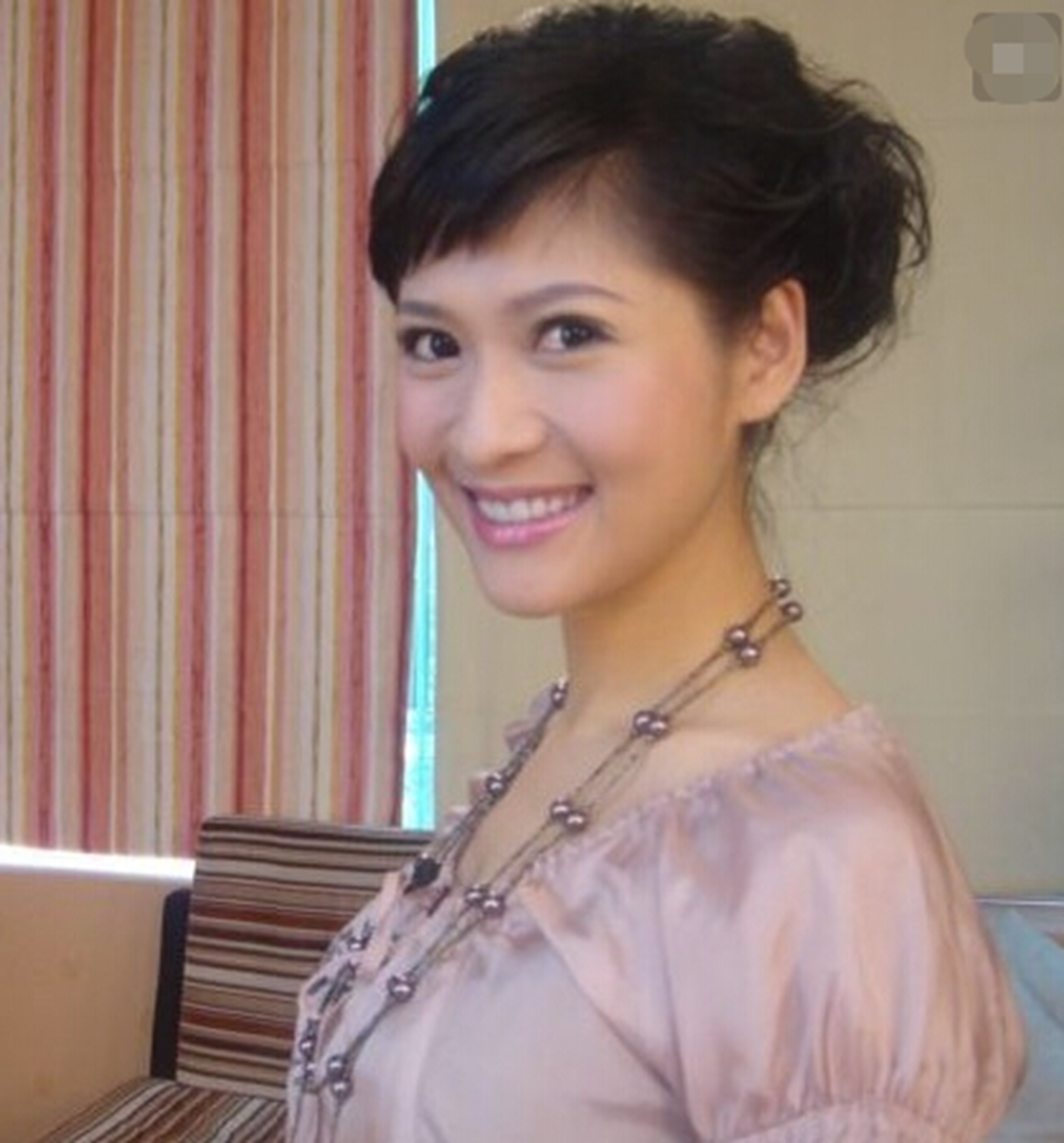 主持人沈星与冯小刚夜宿8小时曝光后被豪门丈夫抛弃今怎样