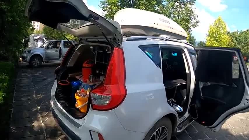 博越无损秒变床车,300块副驾床200块电脑桌,自驾游利器太值了