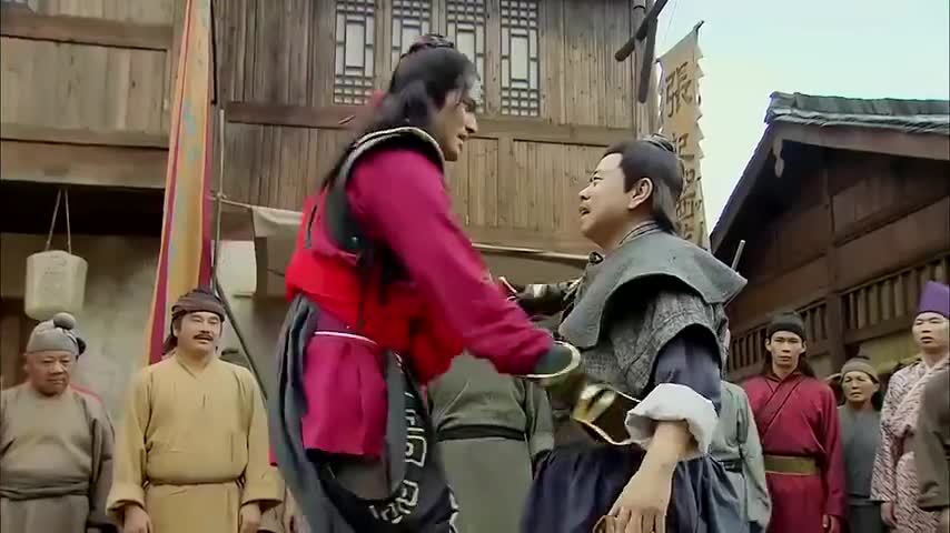 武松:武松成了英雄,大街上给武大郎下跪磕头,村民全都叫好