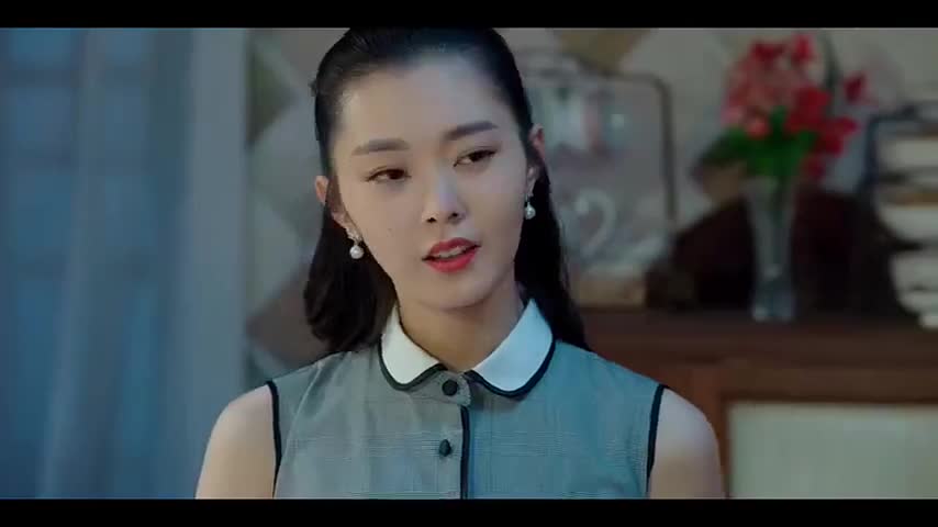 小楼又东风:晗芝利用高晨的绅士风度,要求他顺道捎自己一段