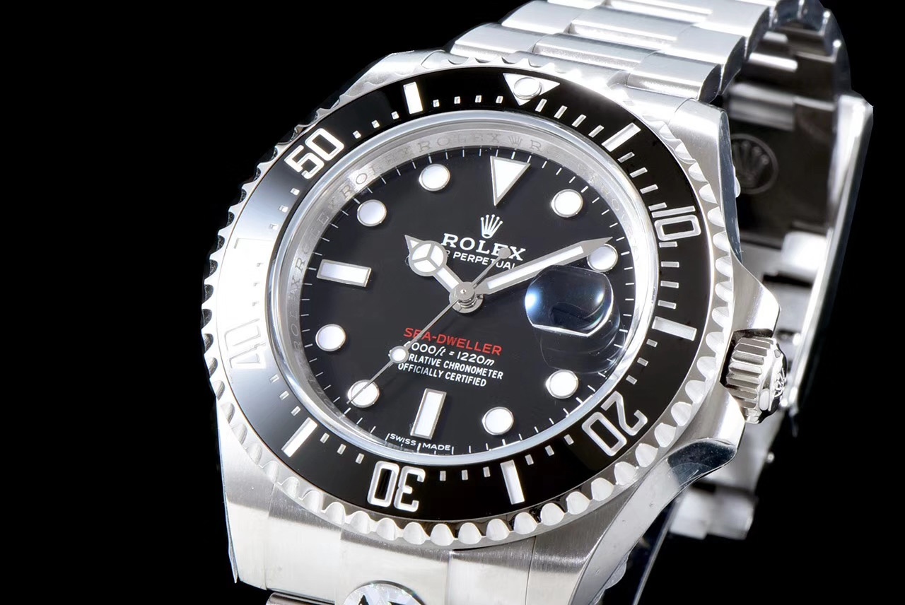 浸在岁月的回忆里 品鉴劳力士全新红字海使型潜水腕表