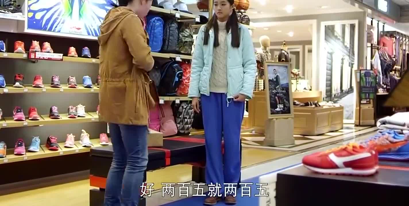 佟美穿假鞋被嘲笑,可是她们却不知这背后是孝顺,感人