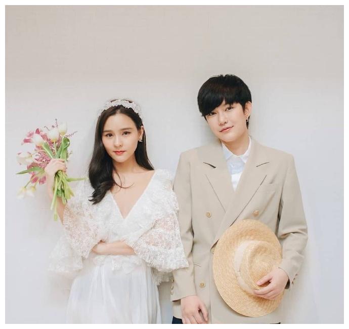 泰娱乐头条——泰国初代cp之aom和tina10年纪念日合体发糖