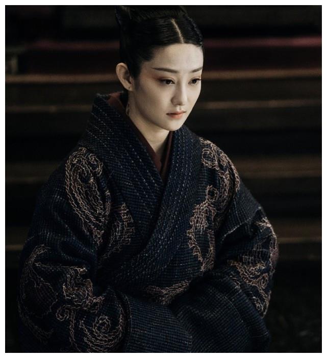 拍完庆余年无戏可拍靠直播每月赚几百元凭大秦赋翻身