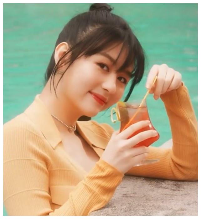 邱淑贞大女儿沈月再爆新照仍旧被赞19岁还不当明星可惜了