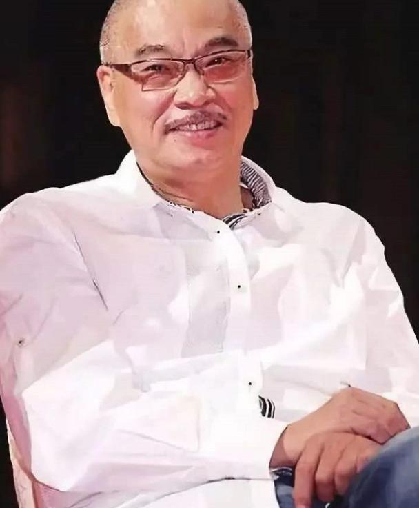 67岁吴孟达为什么这么拼?全因5个孩子,为拍戏赚钱拒领金像奖