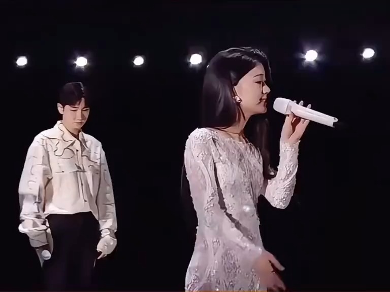 重复播放这段好好听汪苏泷单依纯