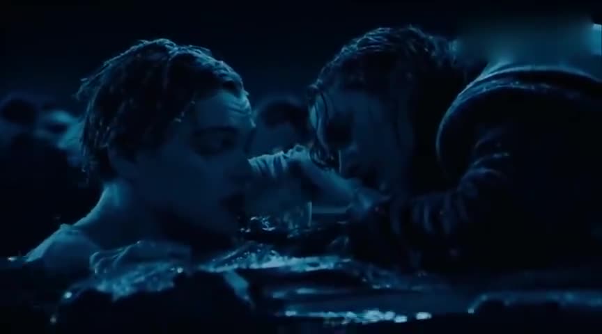 杰克与露丝最后的告别,这一段感动无数人,看哭了