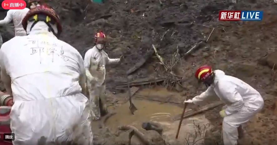 直击MU5735搜救现场！第二个黑匣子未找到，核心区发现橙色碎片休闲区蓝鸢梦想 - Www.slyday.coM