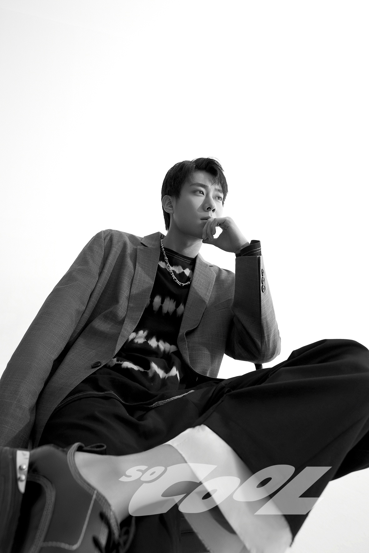 高至霆时尚大片曝光玩转撞色潮流