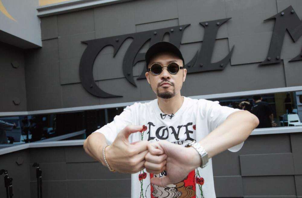 毫不夸张的说在国内的说唱领域mc热狗绝对是第一梯队的人物,不仅创造