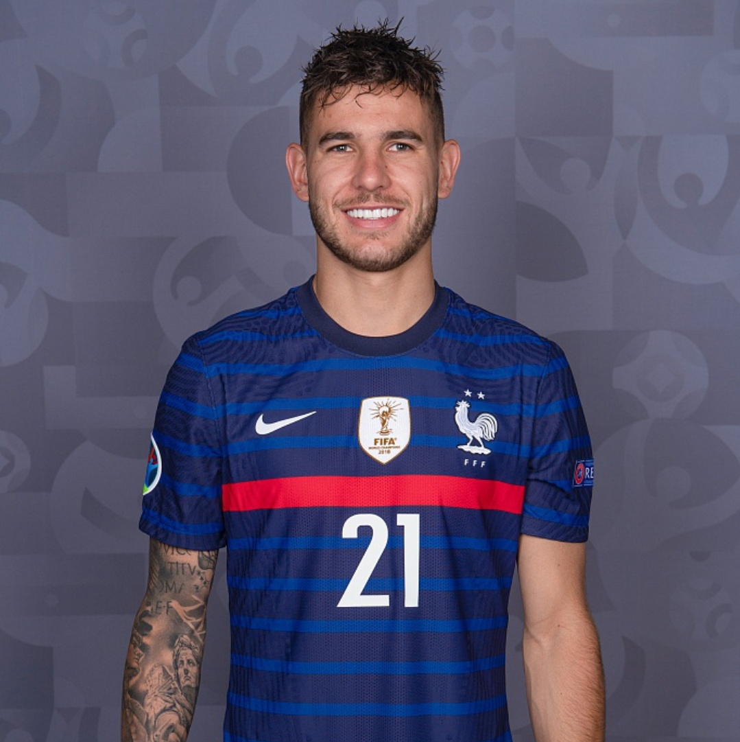 法国国家队全体球员拍摄欧洲杯球员定妆照片