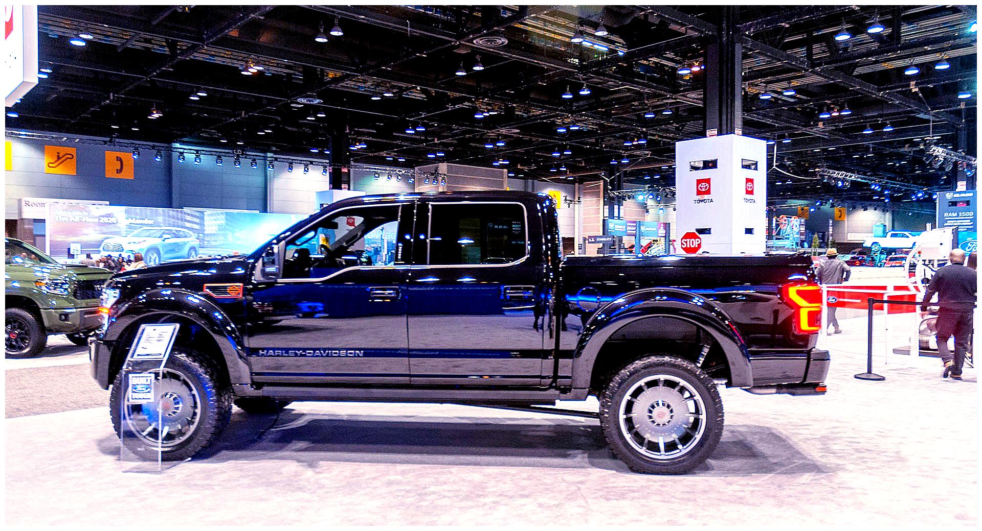 能装能跑能越野,车帅会漂价不高,全能皮卡的代表,真正的硬派风