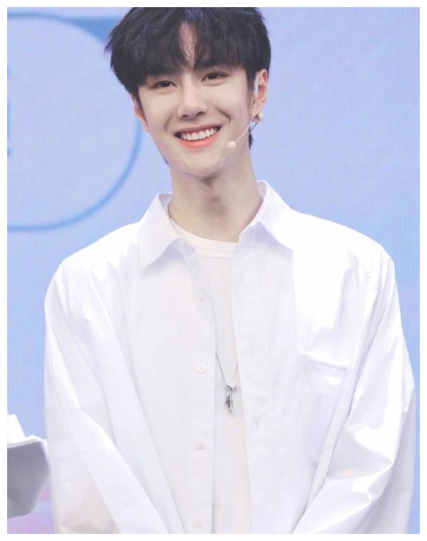 同为男星白衬衫:王一博阳光,杨洋帅气,任嘉伦让人心动不已!