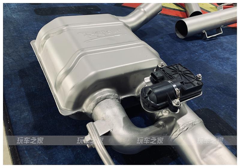 2020年奔驰c260国六运动版 升级智能阀门排气