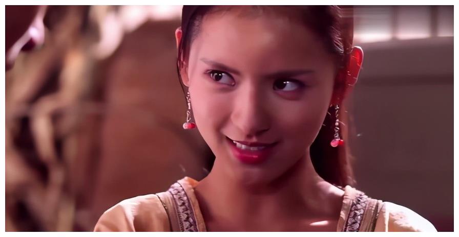 张予曦的第一个角色,是在网剧《唐朝好男人》里演配角,除了在荧幕中留