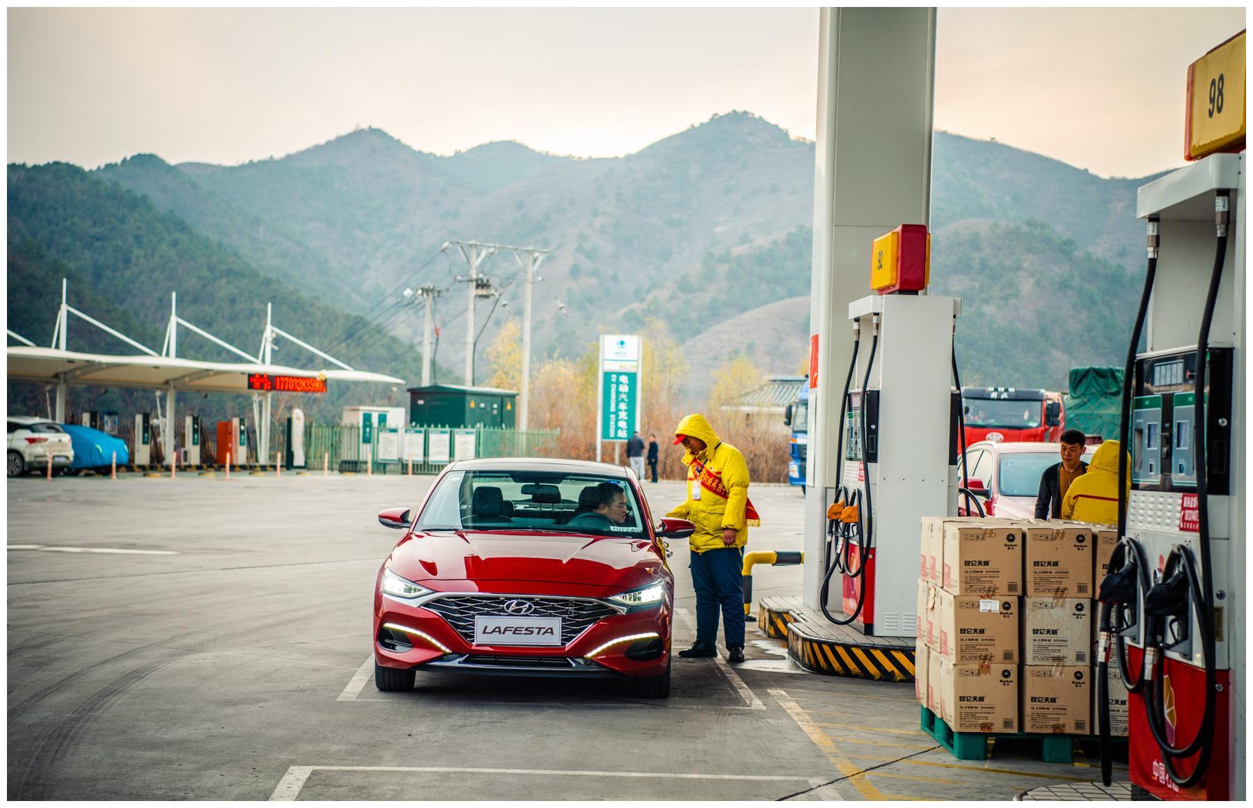 油箱剩下多少油加油最合适?过来人说出答案,当心汽车提前报废