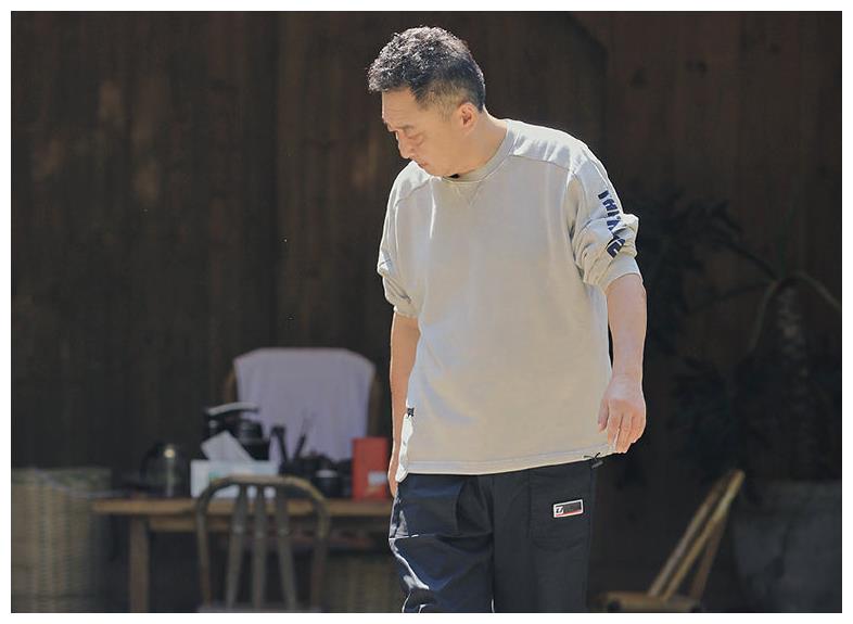 于谦夫妻看《德云斗笑社》,白慧明笑到沙哑,谦儿大爷的吐槽绝了