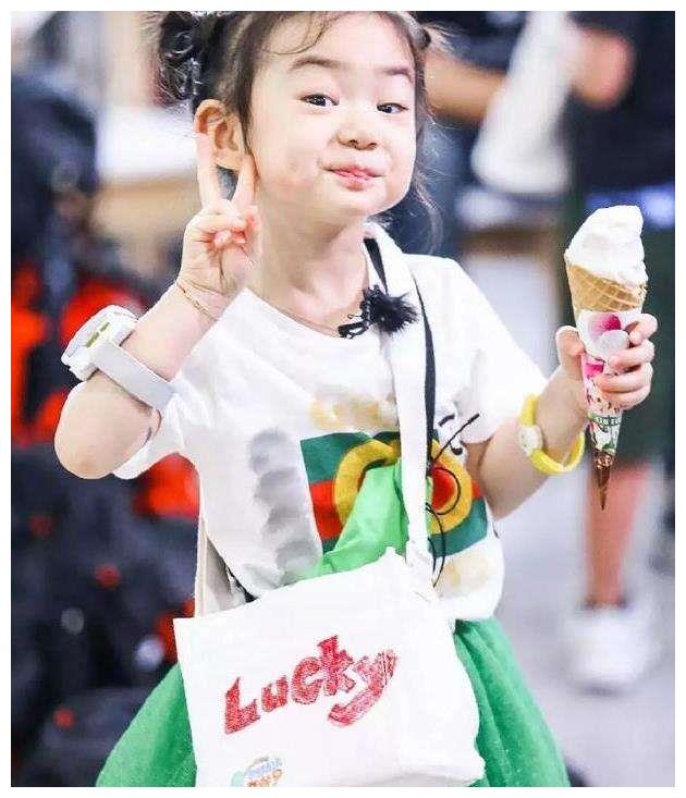 想想办法吧爸爸海外版上线lucky太可爱了会成为下一个甜馨吗