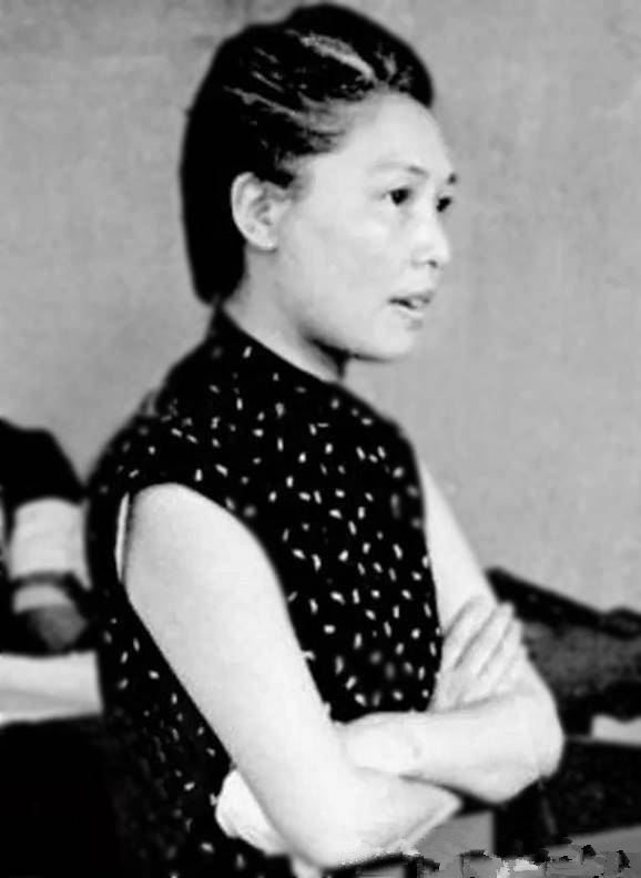 叶吉卿:本是富家千金误嫁汉奸李士群,为救夫两次献身,结局可悲