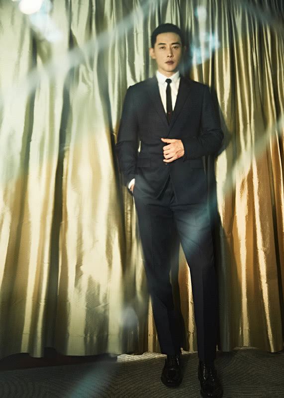 板寸头真火罗晋也跟上潮流男生的确头发短点更帅气有精神