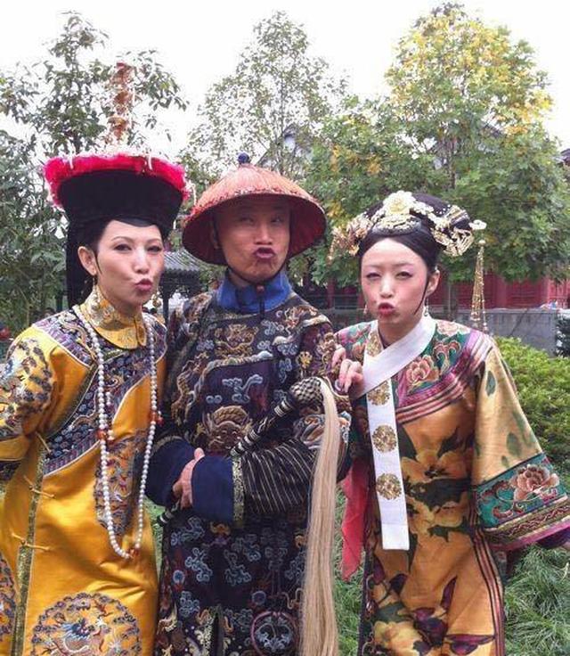 《甄嬛传》众人穿着单薄宫衣在冬天拍摄,演员们幕后花絮流出