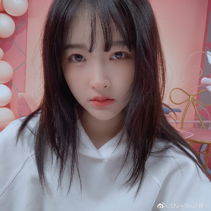 美少女snh48-刘姝贤迷人自拍美照欣赏