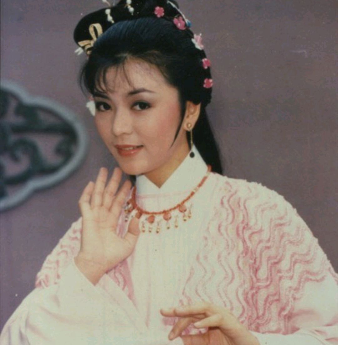 1 / 8 很多人不了解,其实陈玉莲也扮演过王语嫣,扮相美艳,受到很多人