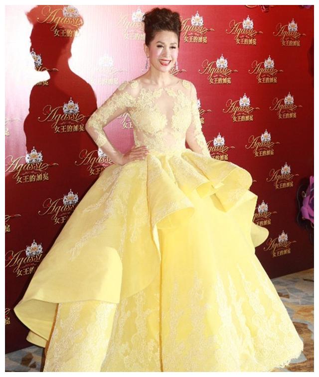 鬼后王玉环近照打扮雍容华贵分手午马后从师奶变富婆