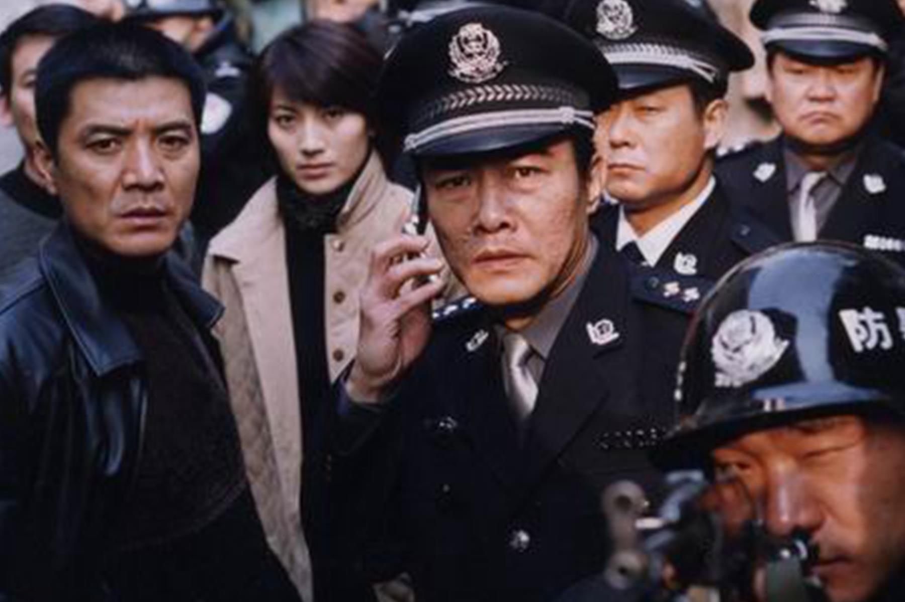 所长充当酒店保护伞是《警中警》第几集?