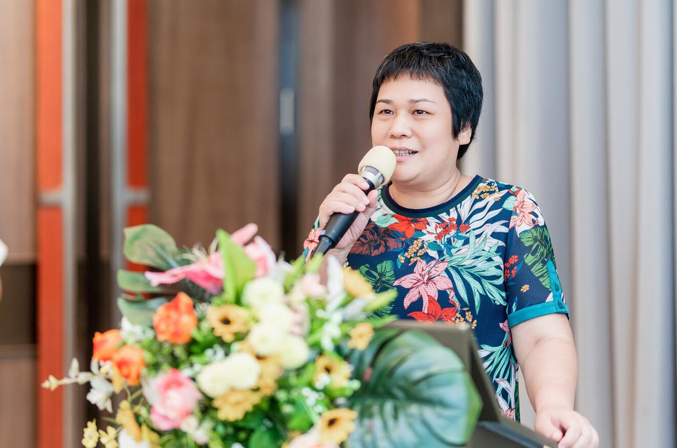 全票通过方桂萍连任东莞女商第二届会长