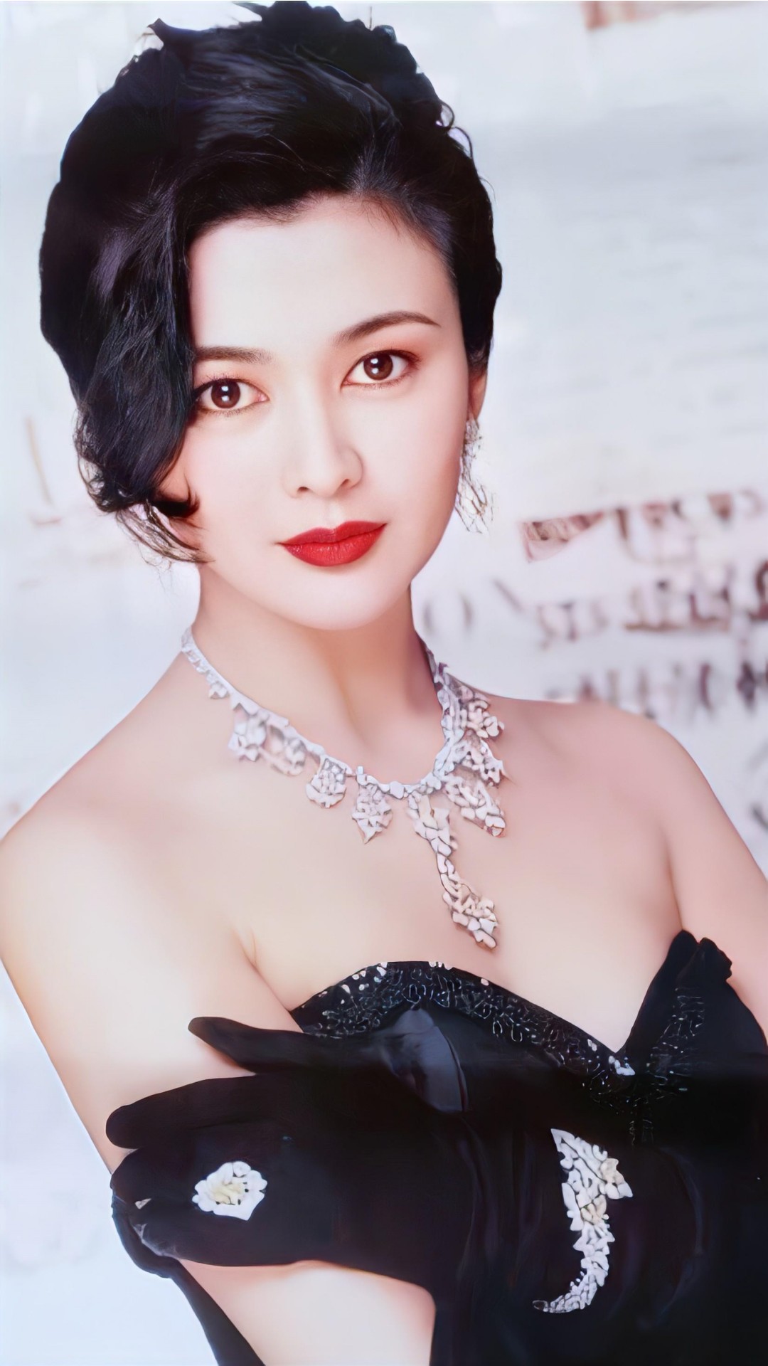 十三姨关之琳时尚写真一代女神靓绝香江