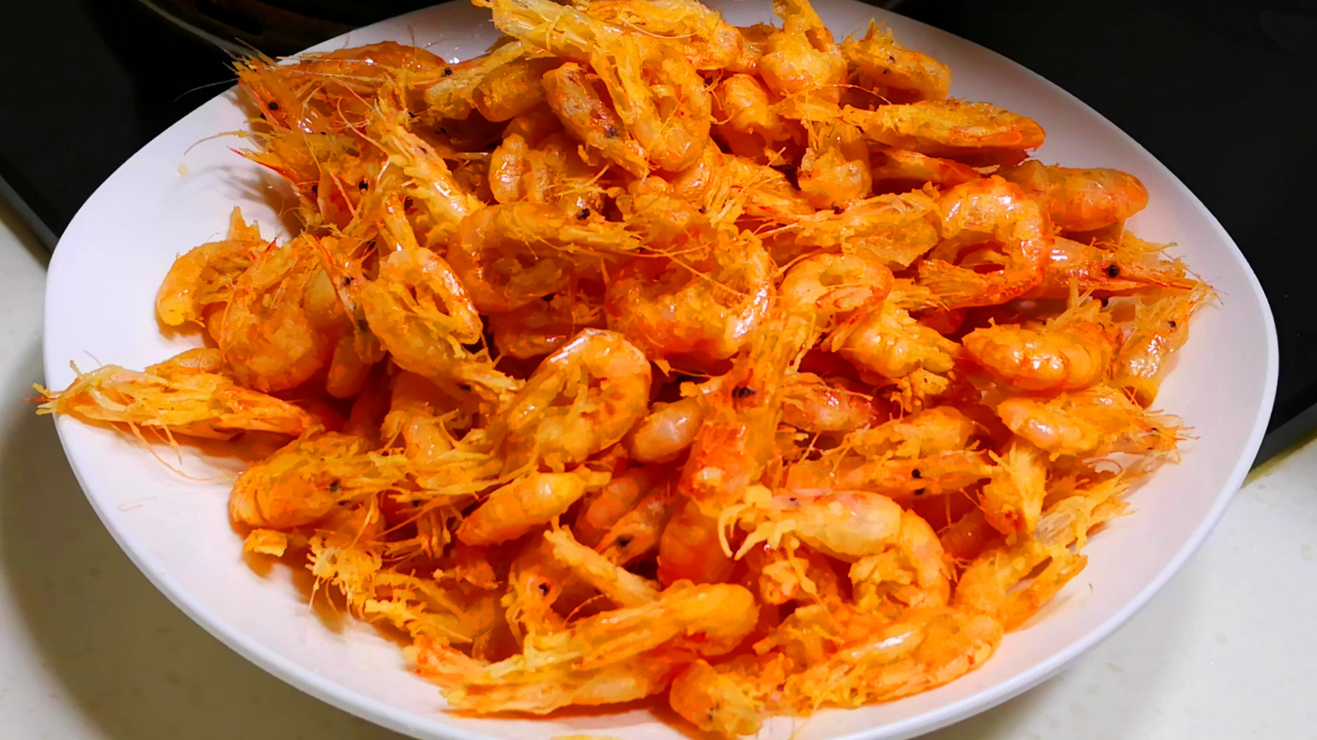 炸小河虾时,最好别直接下锅炸,多加2步,出锅又香又酥还没腥味_高清