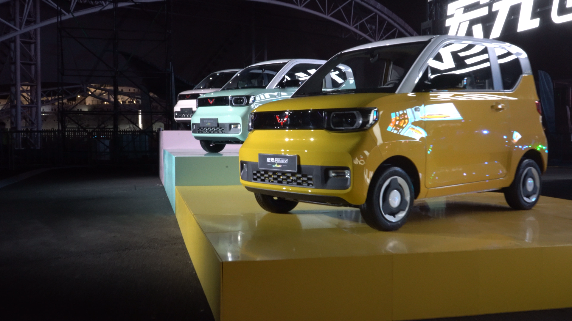 专属配色 安全气囊,五菱宏光miniev马卡龙能否成为时尚新潮流?