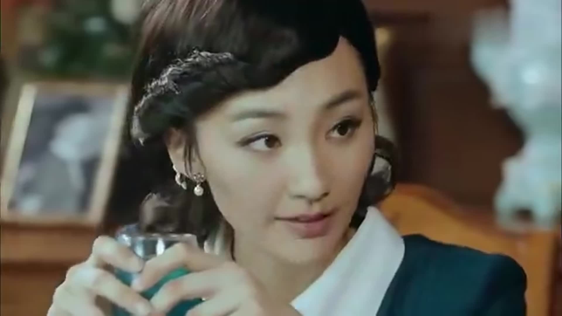 不可能完成的任务,龙雪与阿芳告别,一男子在门口鬼鬼祟祟!