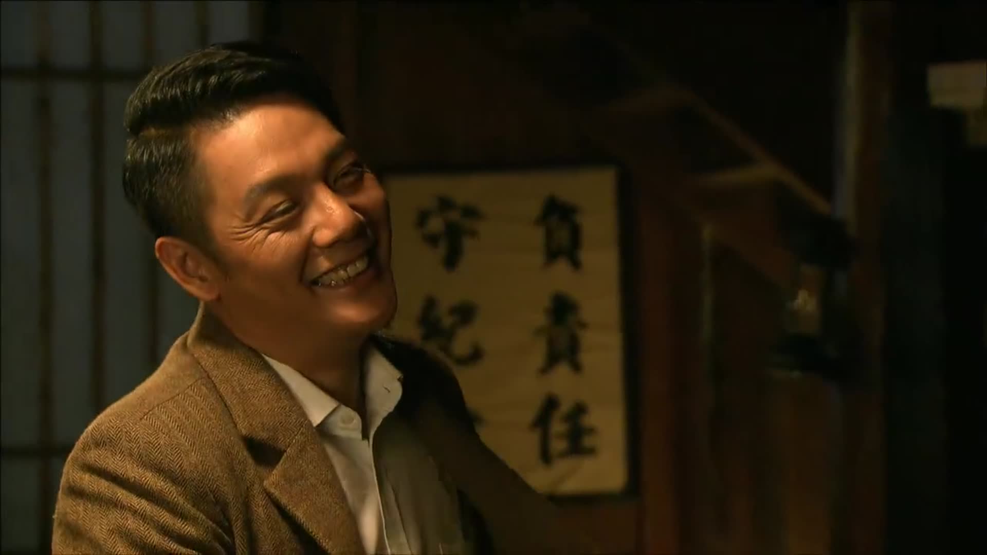 与狼共舞:陈少杰与周方淮的对话从容应对,反称周方淮是坐探