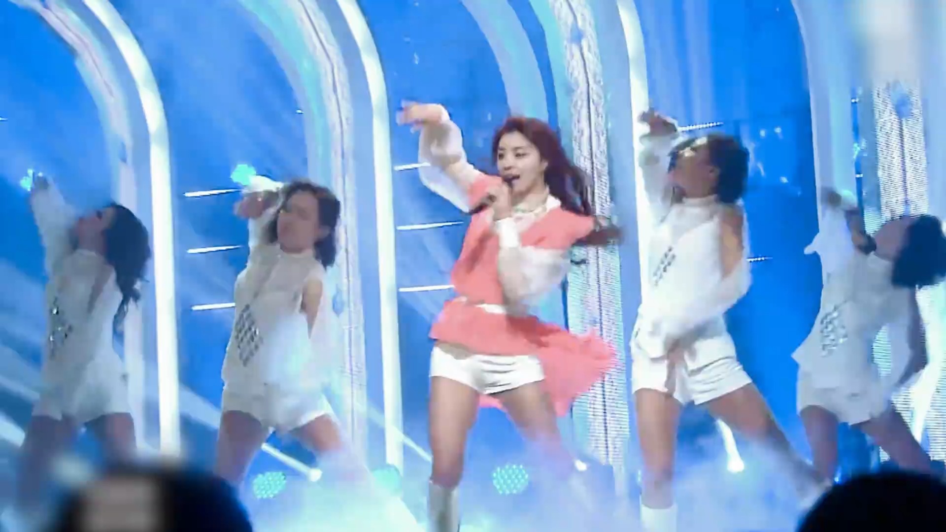 韩国歌手李艺真有多牛？一嗓子将鸟叔拉下神坛，终结其十连冠神话