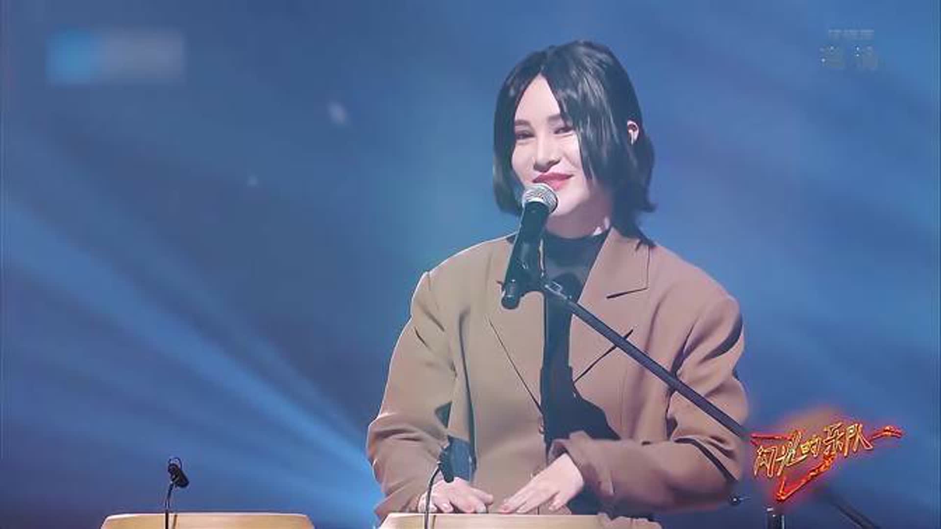 抢原唱饭碗！尚雯婕法语翻唱《红色高跟鞋》，太有画面感丨闪光