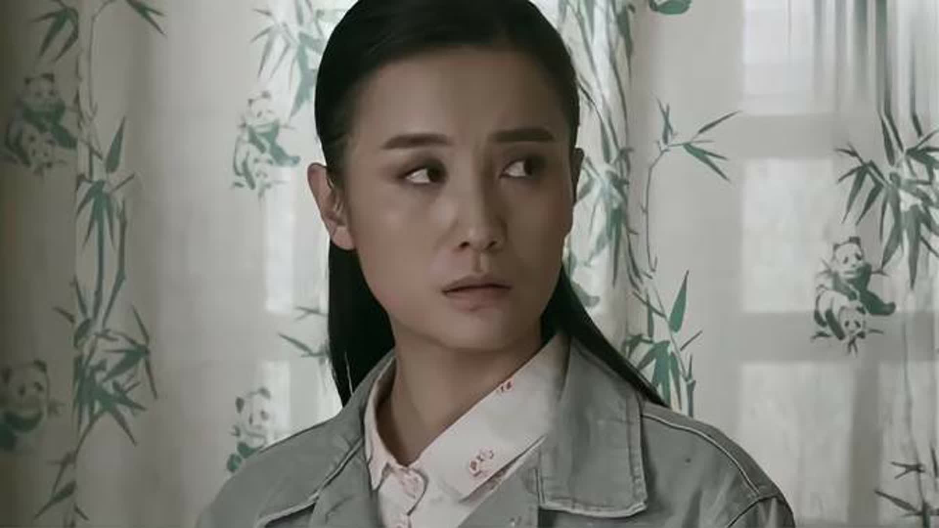 良心无悔：男人前脚刚走，后脚老流氓骚扰女人，直接一顿暴揍