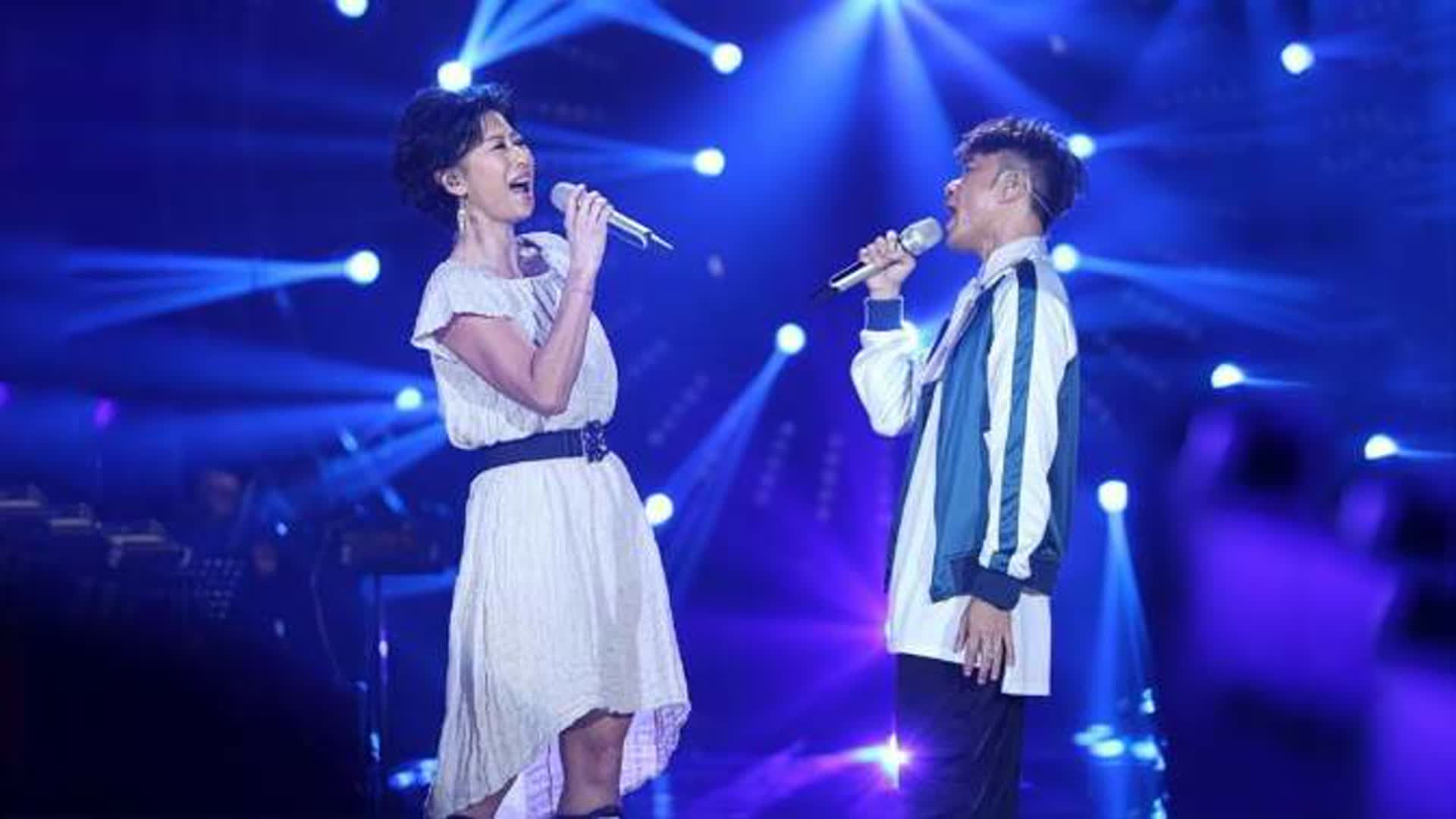 叶倩文李克勤演唱《潇洒走一回》，一开口太震撼了，引全场呐喊